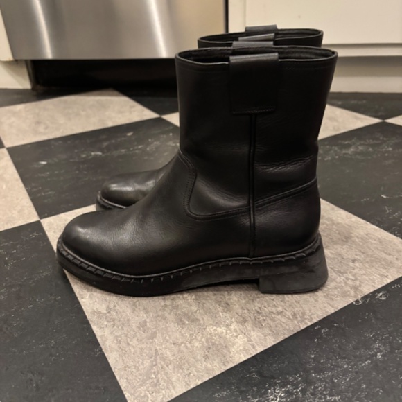 Reformation Leather Scalloped Accent Moto Boots Women's 8.5 - Picture 2 of 6